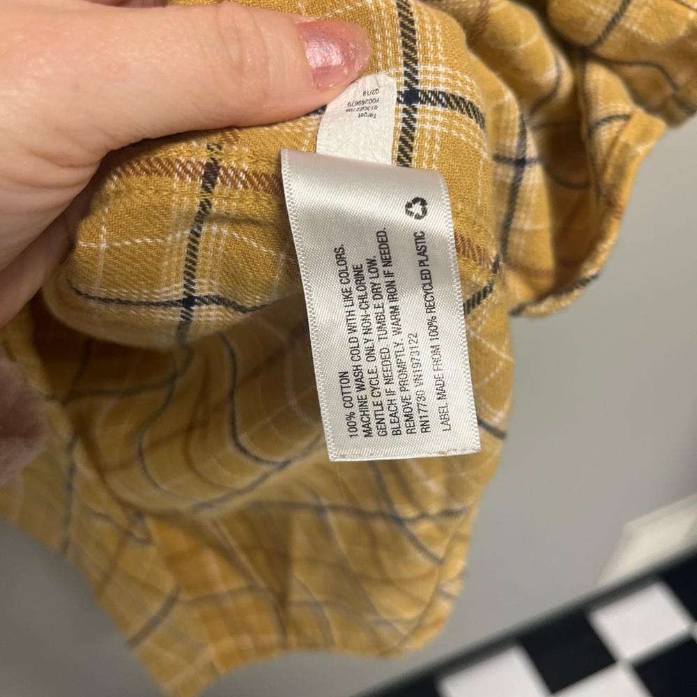 Universal Thread Yellow Flannel - Picture 5 of 5